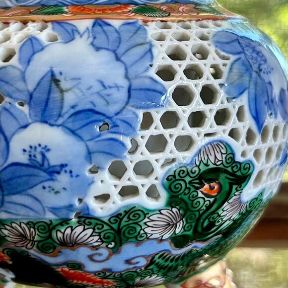 Vintage Japanese Hirado Pierced Porcelain Incense Burner with Lid – Hand-Painted - Picture 2 of 15
